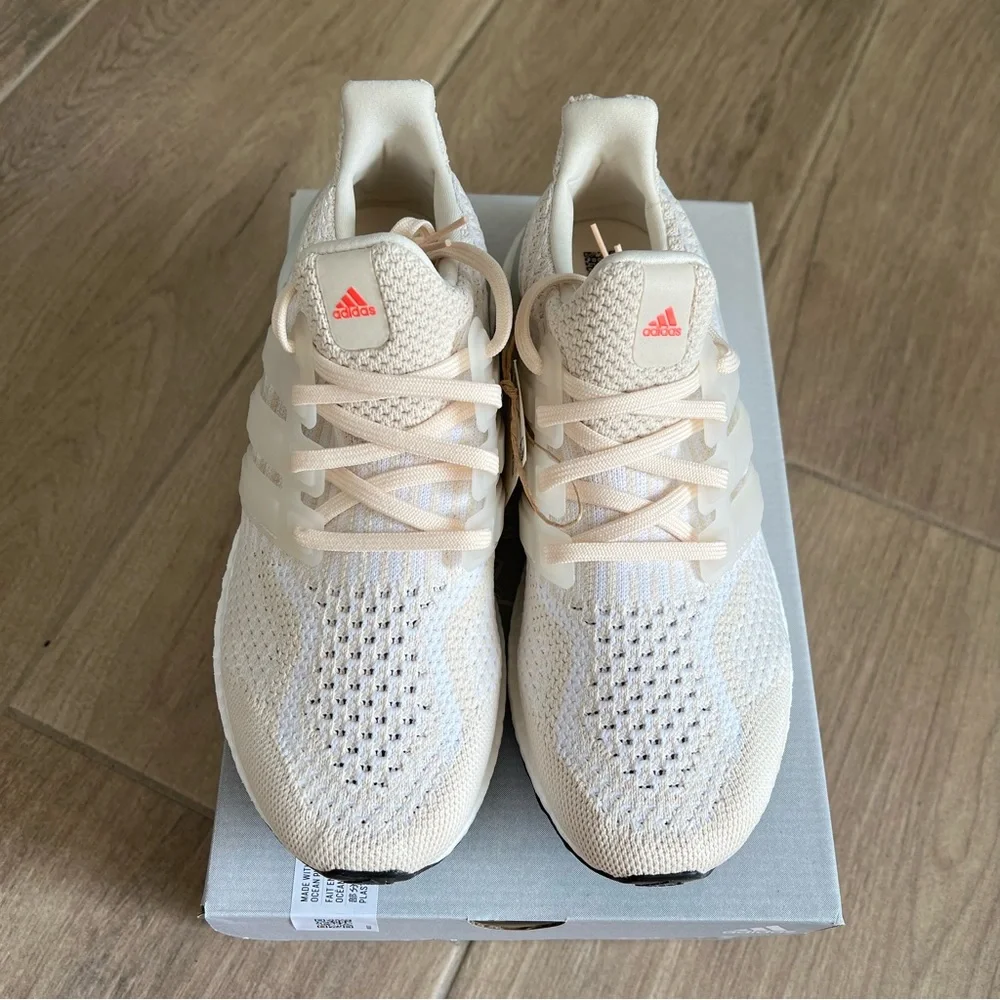 ADIDAS  ULTRABOOST 5.0 DNA - Picture 6 of 8